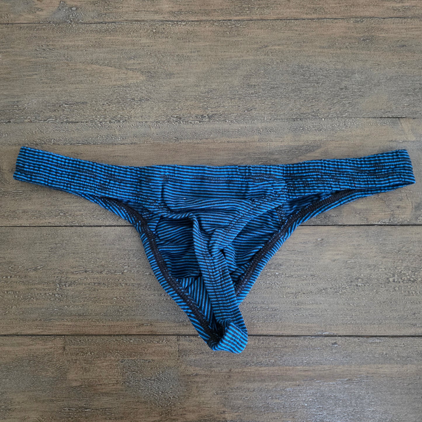 Undergear Contour Stripped Thong AN508